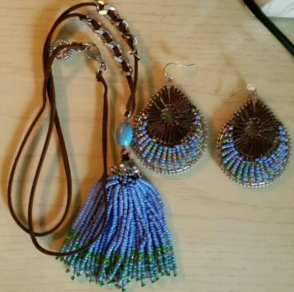 Jessica Simpson Earring & Necklace Set